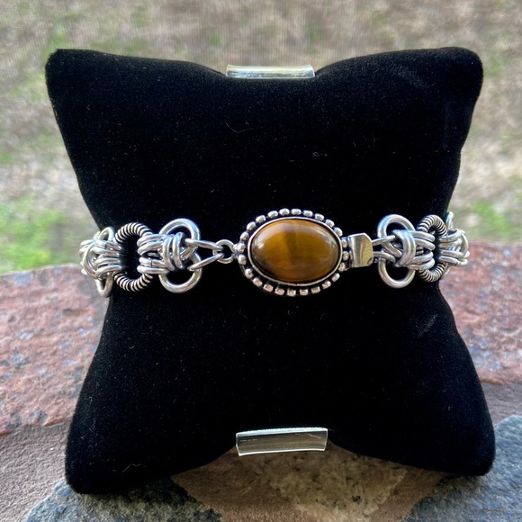 Maille tiger eye bracelet . Handmade maille chain & genuine tiger eye gem clasp - Picture 3 of 16